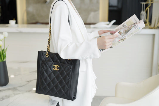 Chanel 皮革購物包