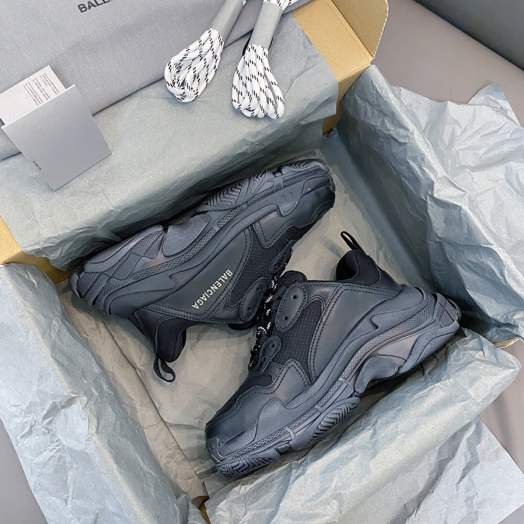 Balenciaga 巴黎世家-Triple S 老爹鞋
