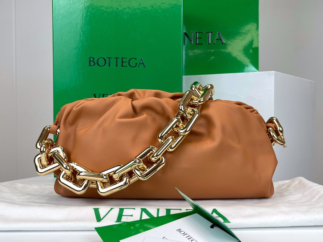 B編織- The Chain Pouch 鏈條云朵包 31x12x16cm
