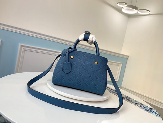 M44314 路L家-Montaigne 手袋