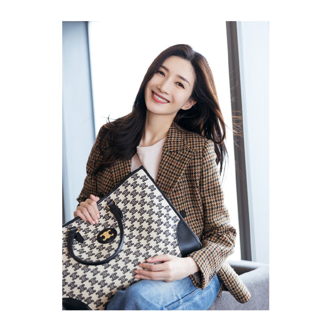 Celine Triomphe黑白刺繡大號托特包