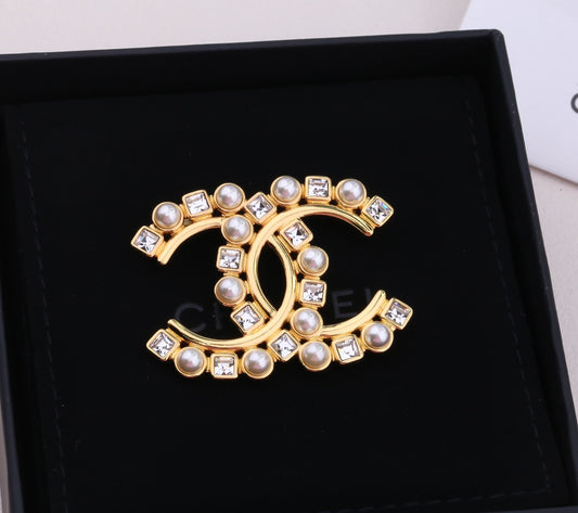 Chanel 胸針