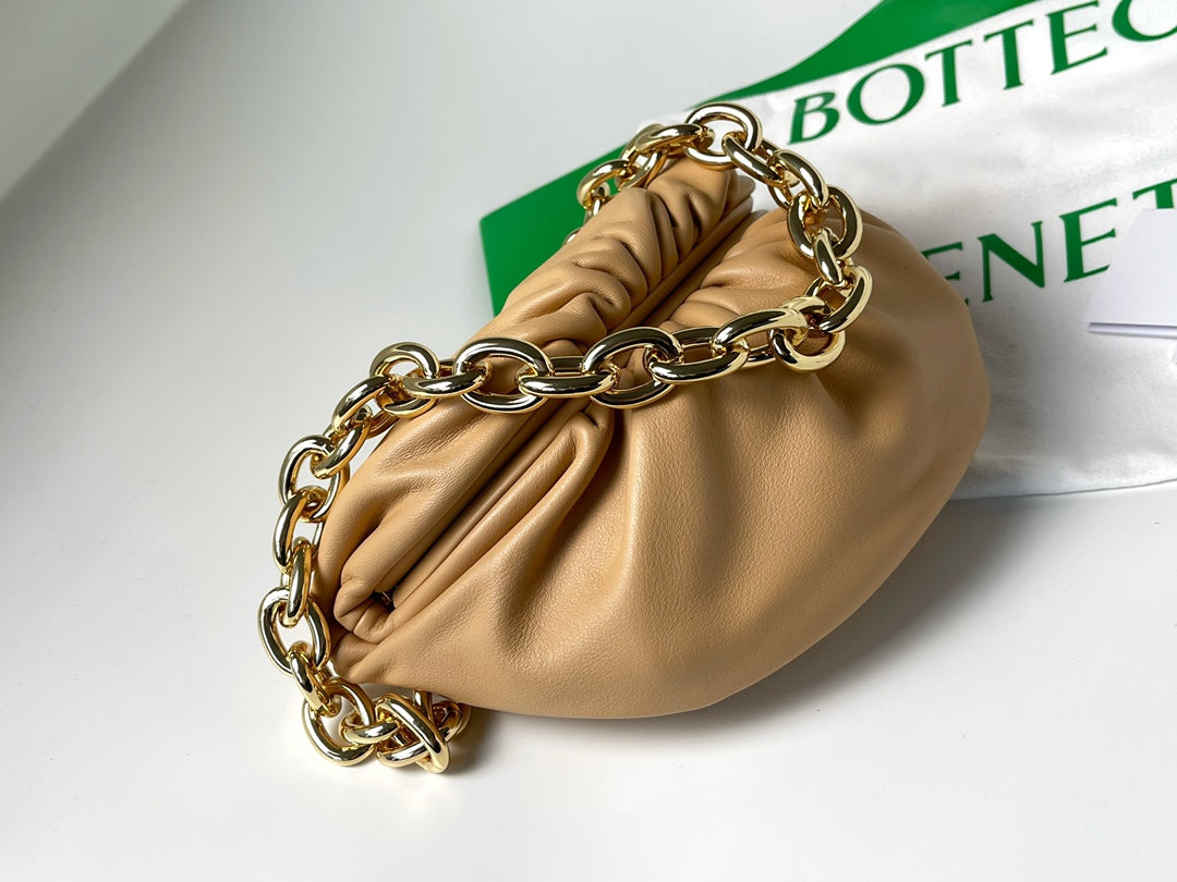 B編織- 新款鏈條 雲朵包 22x13x5cm