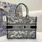 Dior Book Tote-小號36.5cm-黑白早春花卉