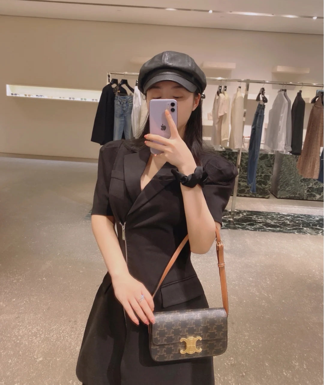 Celine Triomphe老花腋下包