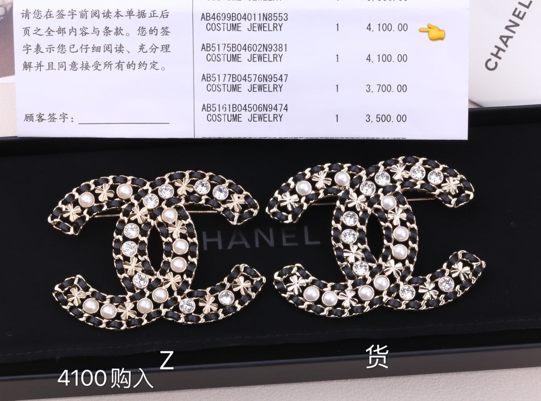 Chanel 胸針