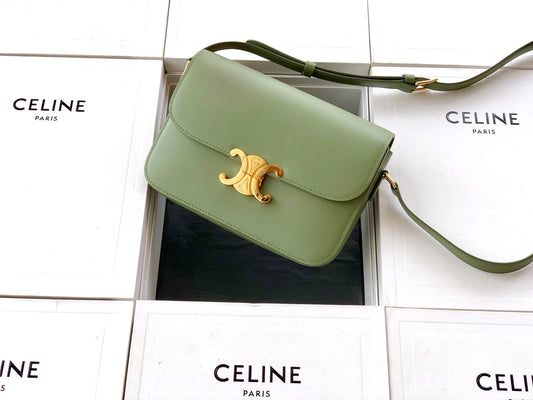 Celine TRIOMPHE 中號小牛皮-牛油果綠