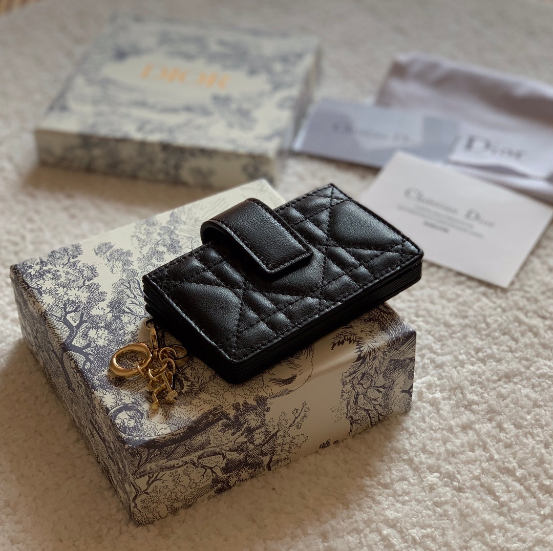 Dior 小羊皮風琴卡包
