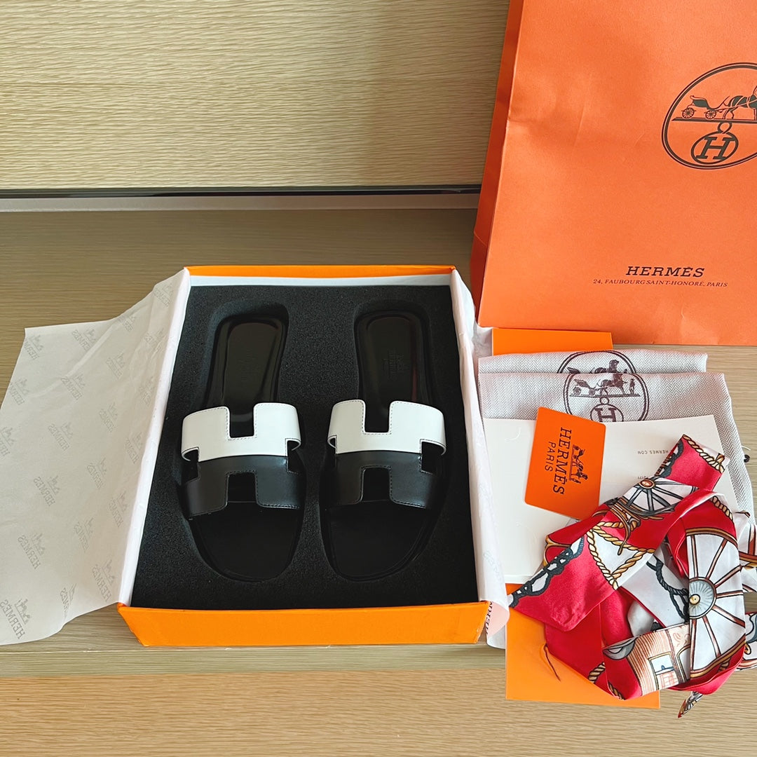 小愛款-經典H拖鞋 拼色皮面 黑白色