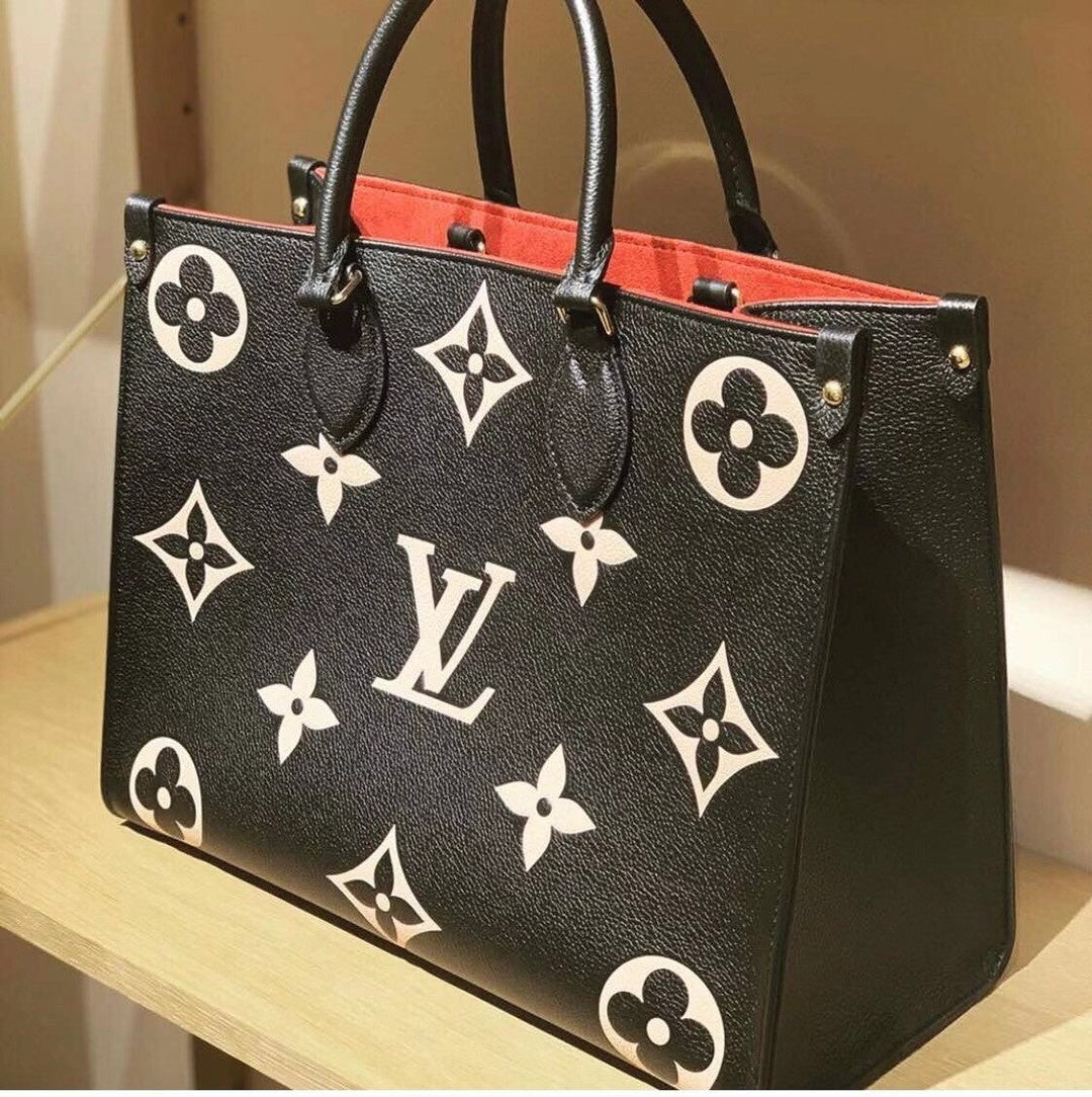 M45495 路L家-Onthego Tote 包 中號 上身照