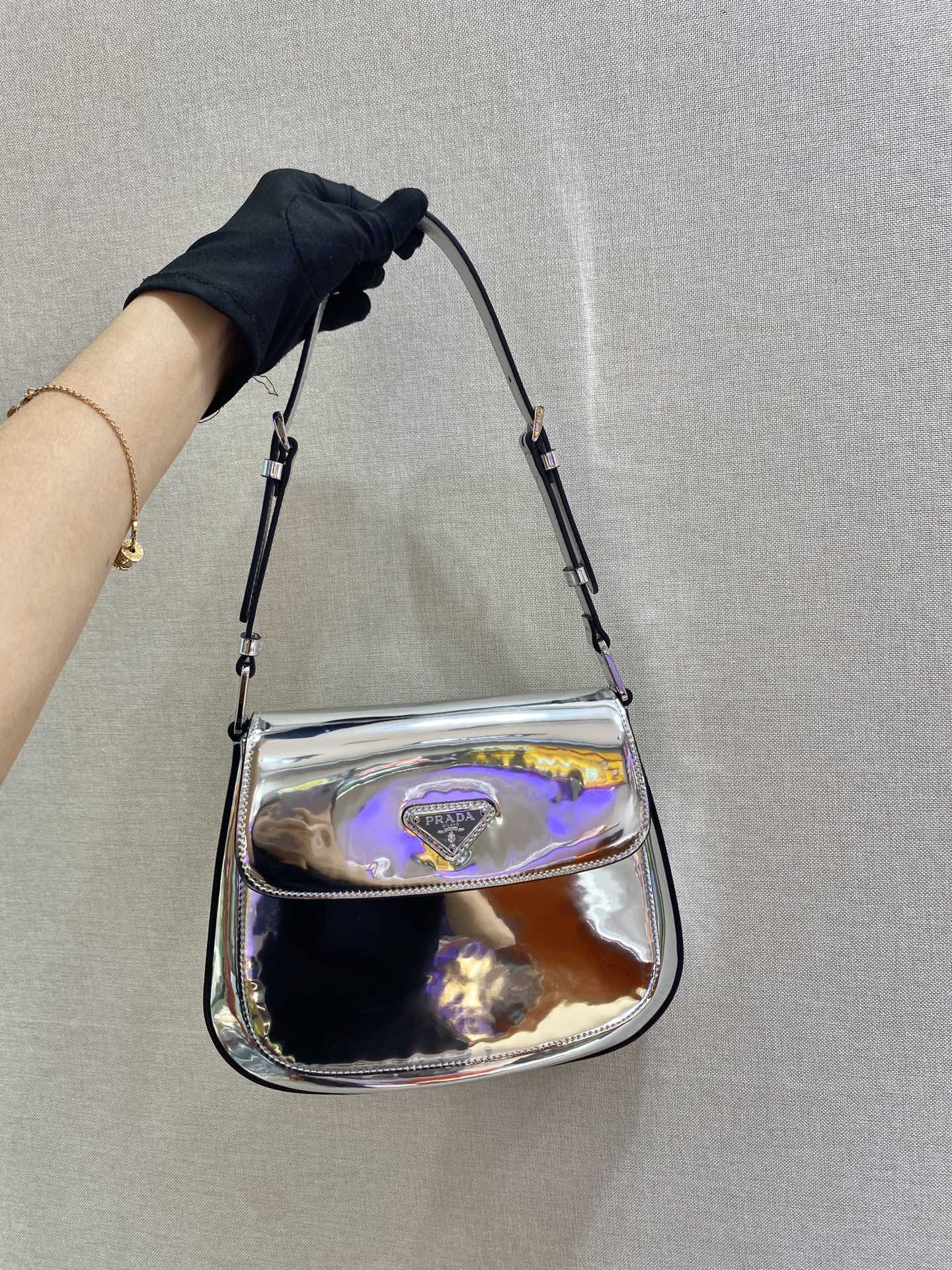 普P家-新款中古 Cleo腋下包 大號 銀色