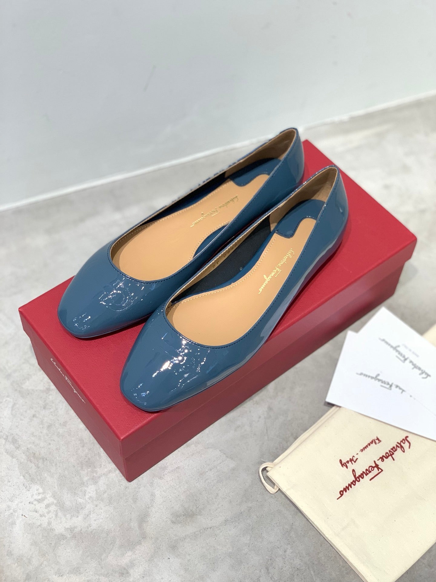 Salvatore Ferragamo鞋-菲拉格慕 芭蕾舞燙壓紋 漆皮平底鞋