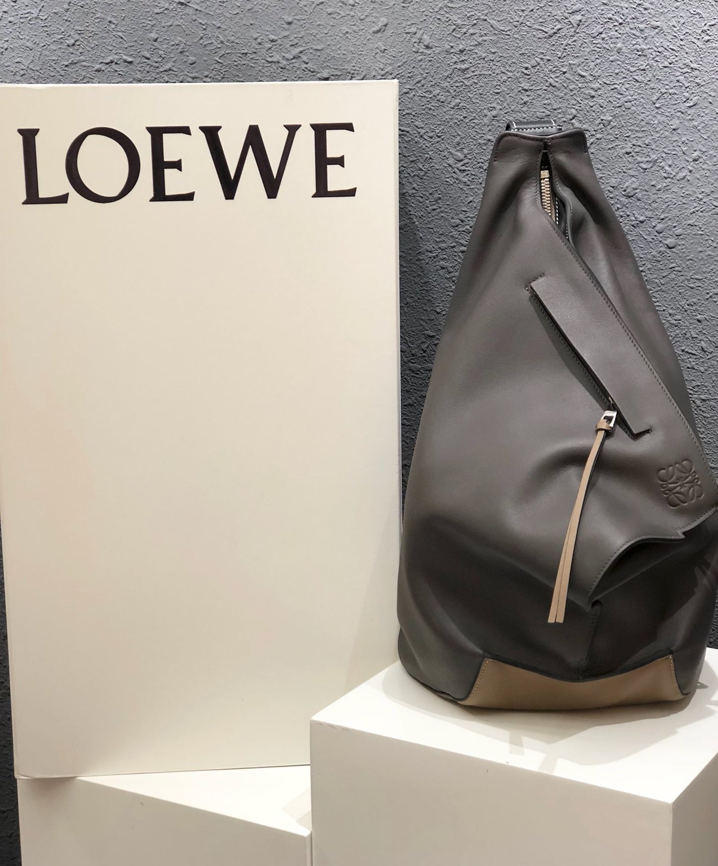 Loe-anton bag 肩背包 後背包 咖色