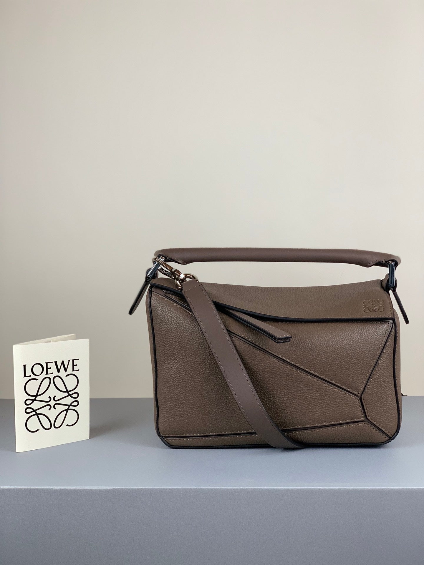 羅L威-puzzle bag 小牛皮 灰褐色 小號