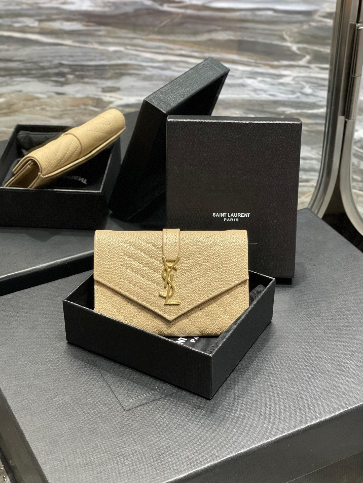 YSL 新品短夾_ 杏色金扣