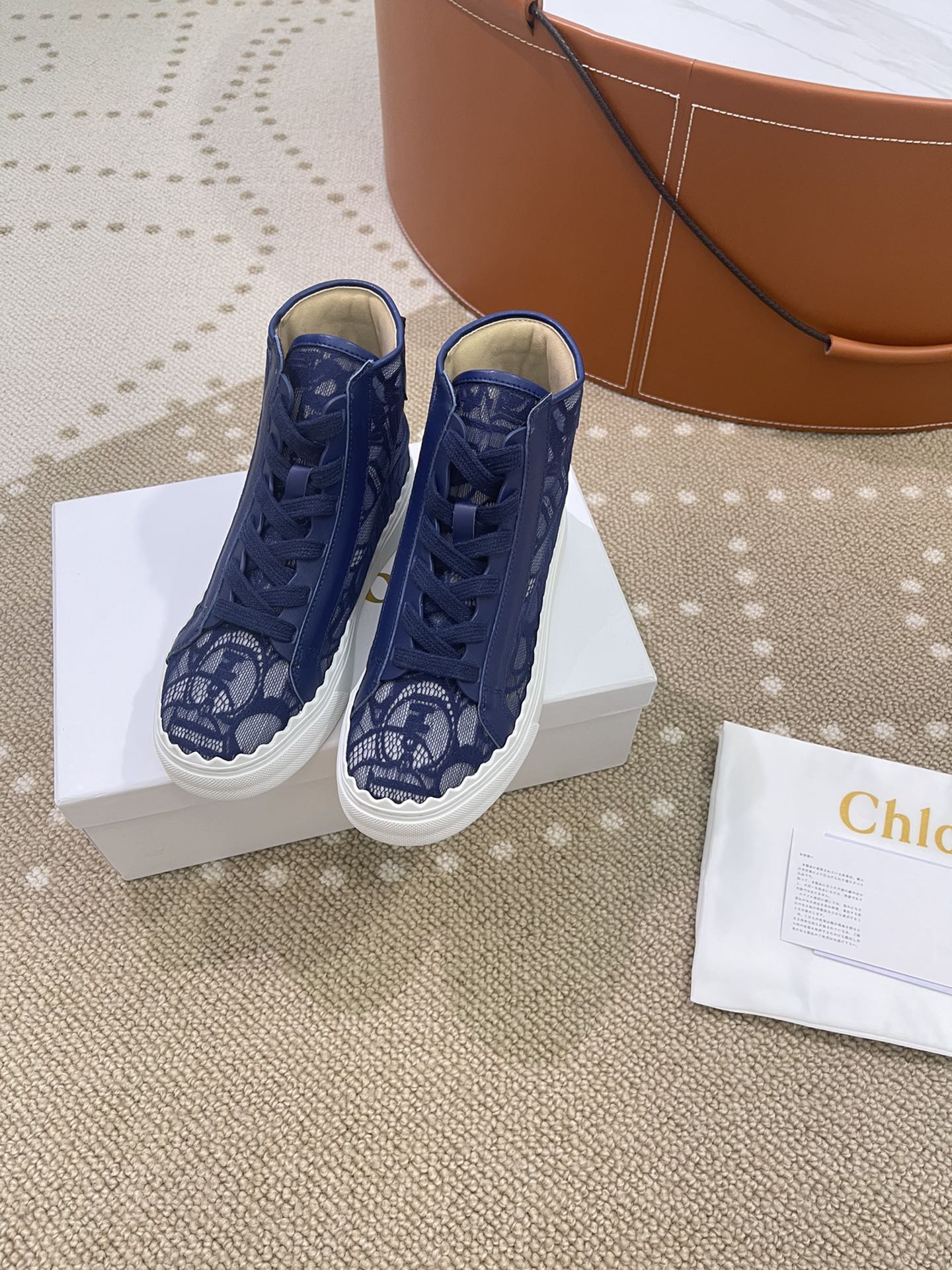 克羅C-蕾絲刺繡帆布鞋（尺碼35-40、41訂製）
