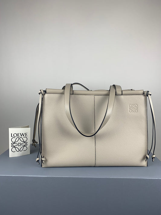 羅L威-Cushion tote 小牛皮 白色