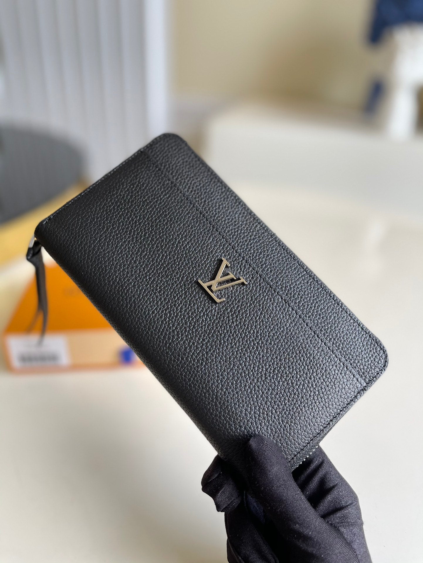 LV M62622 黑色 女士經典拉鍊長夾