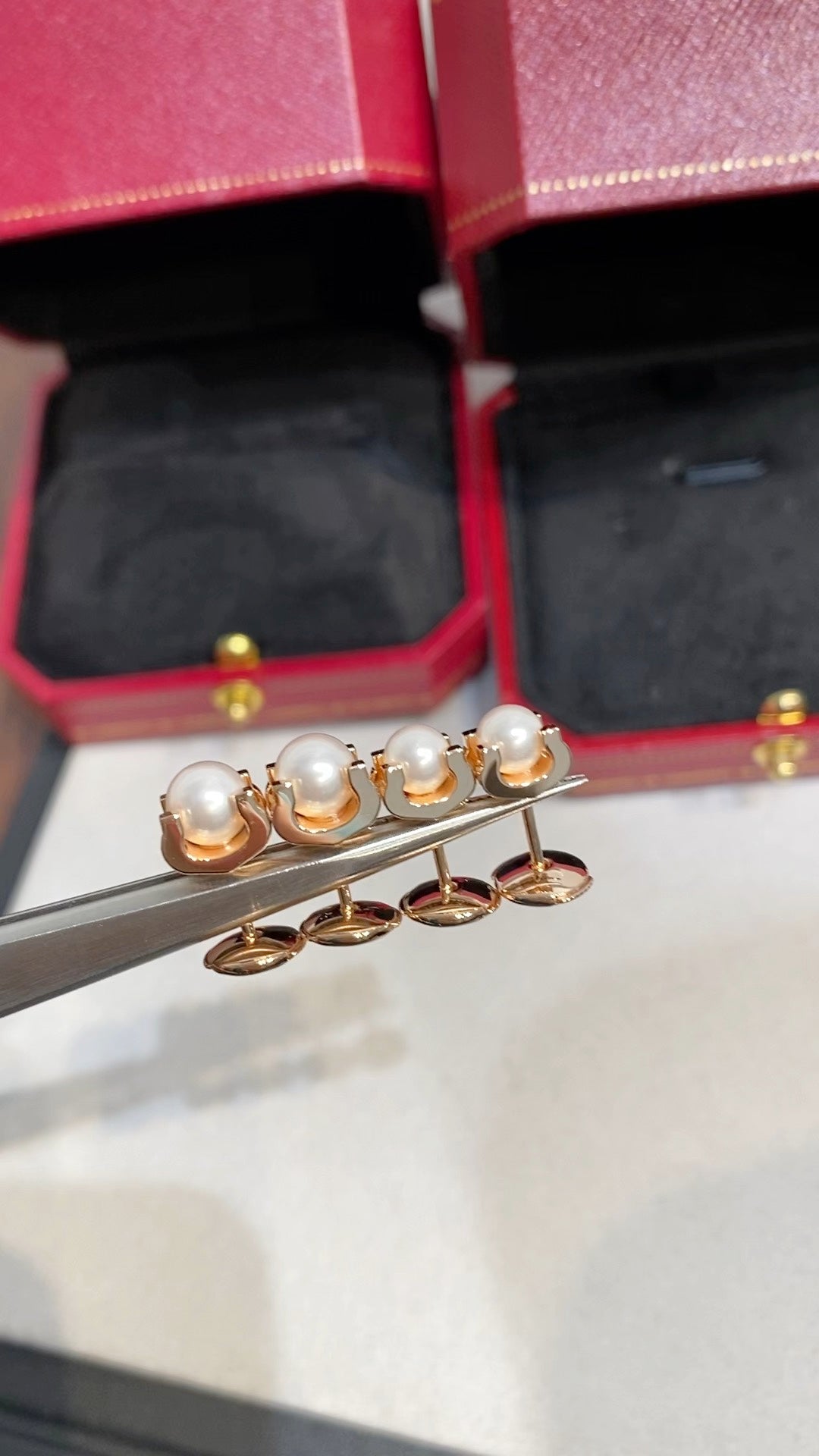 Cartier 牛角珍珠耳環