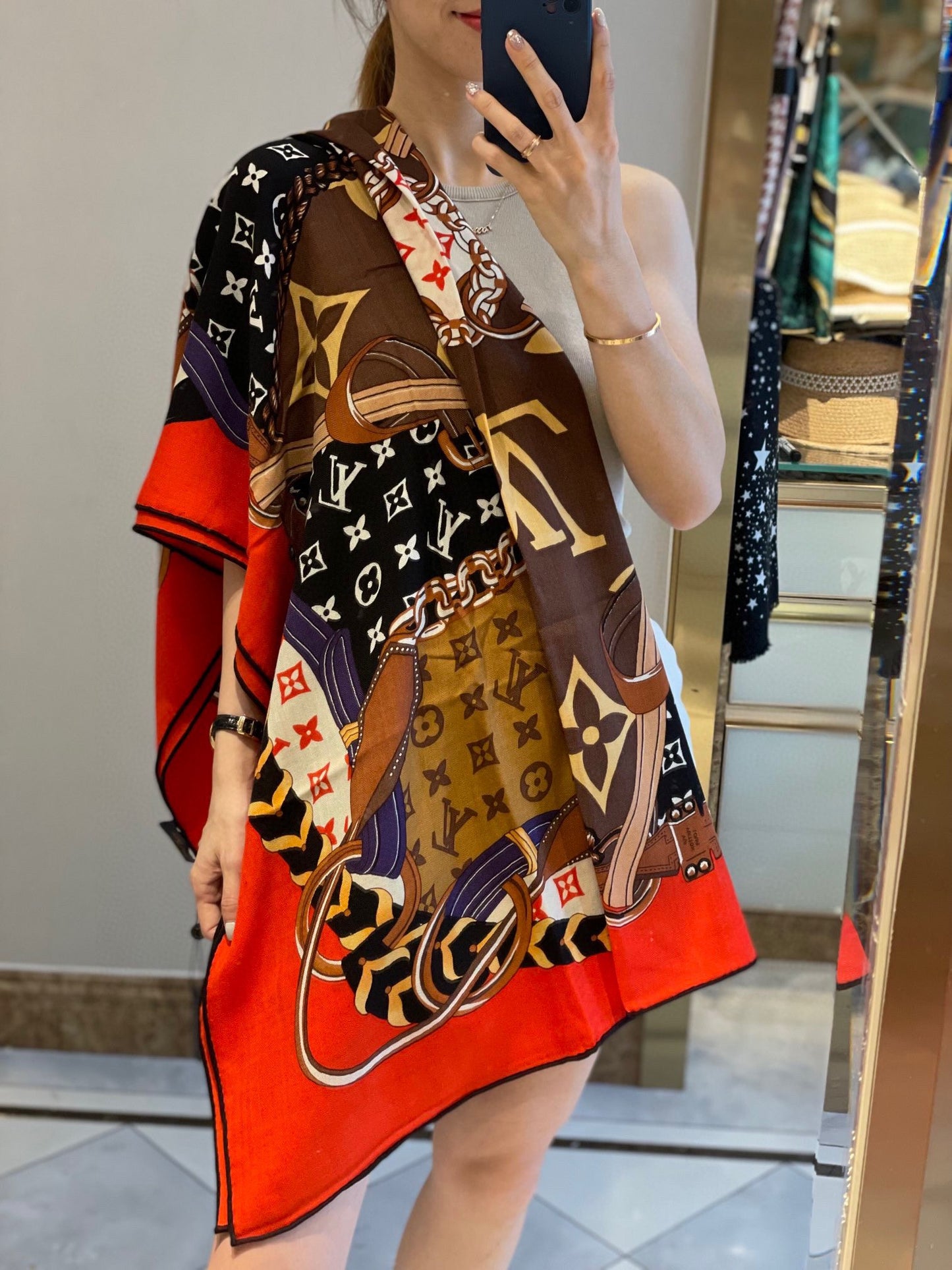 路L家-經典方形圍巾 140*140cm 70%羊絨+30%真絲