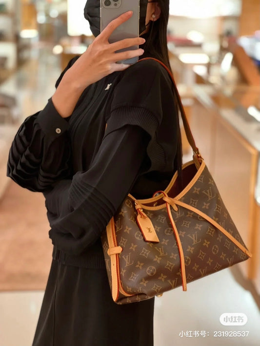 M46203 路L家- CarryAll 手袋 小號