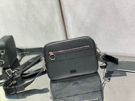 Dior 經典相機包-22*15*5cm
