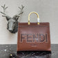 芬F家-Fendi Sunshine-中號棕色燙印牛皮手提袋