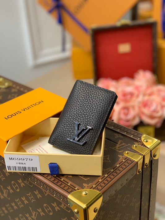 LV M69979 Aerogram  全皮荔枝紋口袋短夾