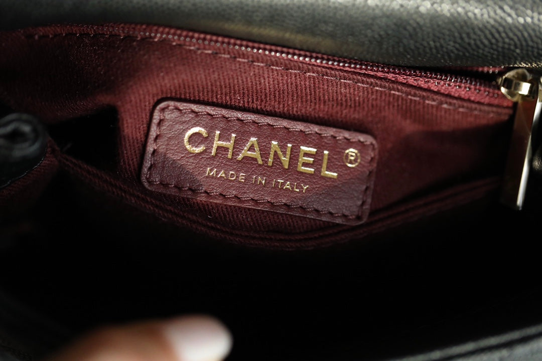Chanel mini coco handle-黑色球紋牛皮配酒紅色手腕-淡金扣