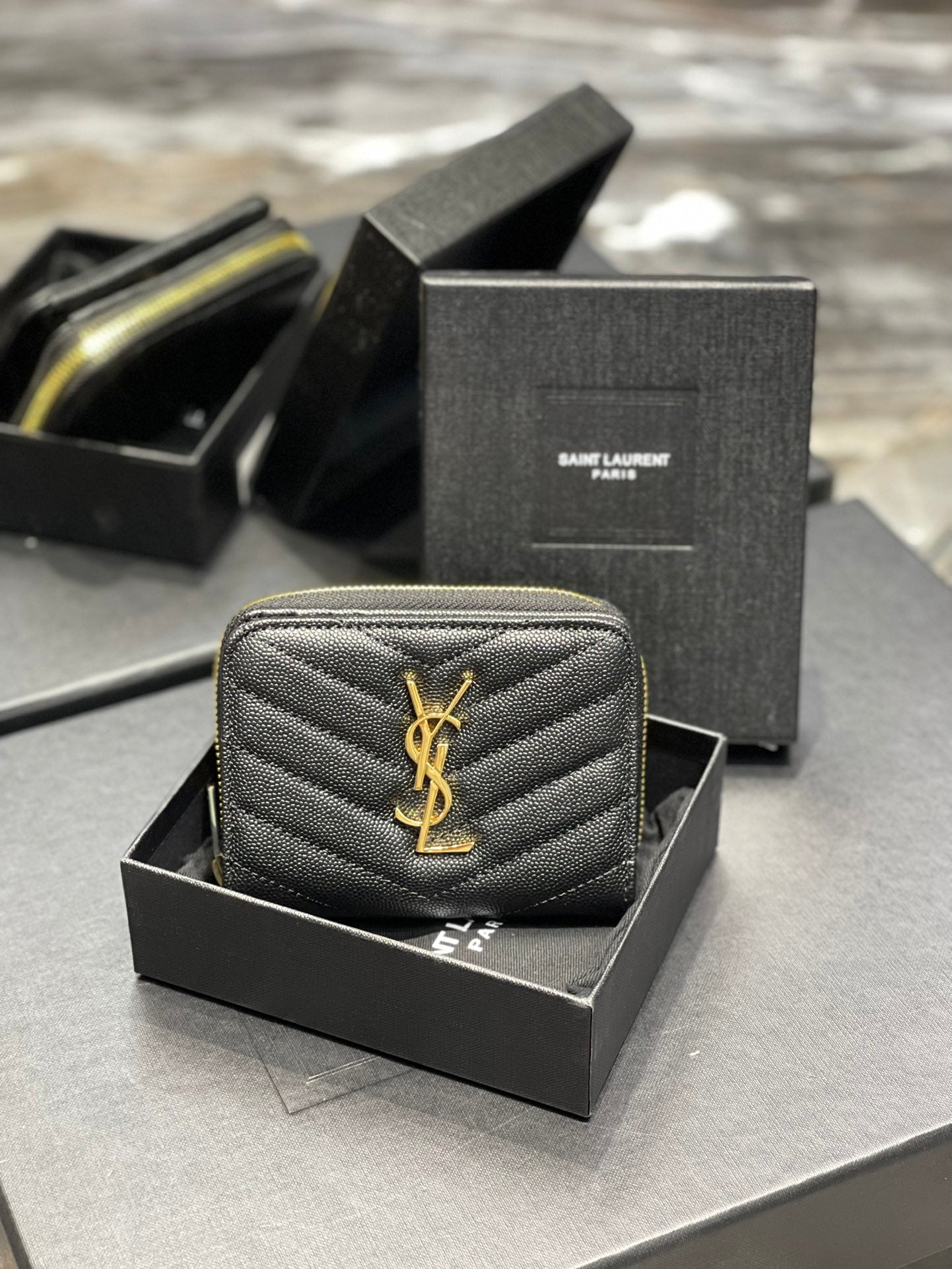 YSL 拉鍊短夾 黑色金扣
