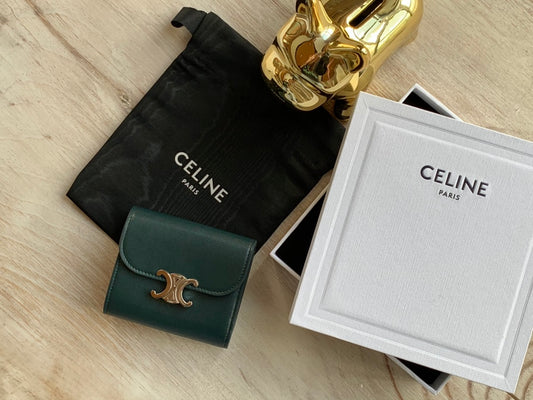 Celine TRIOMPHE 小號亮澤羊皮翻蓋錢包-墨綠