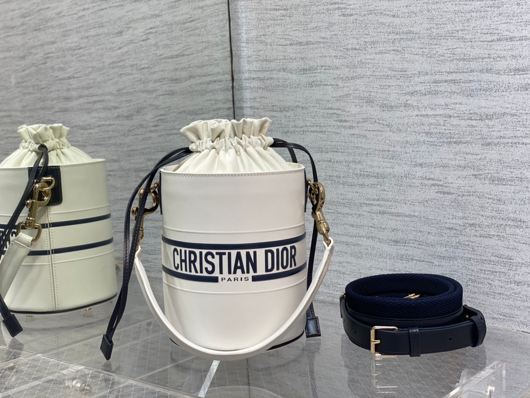 Dior-Vibe系列 迷你水桶包 白色