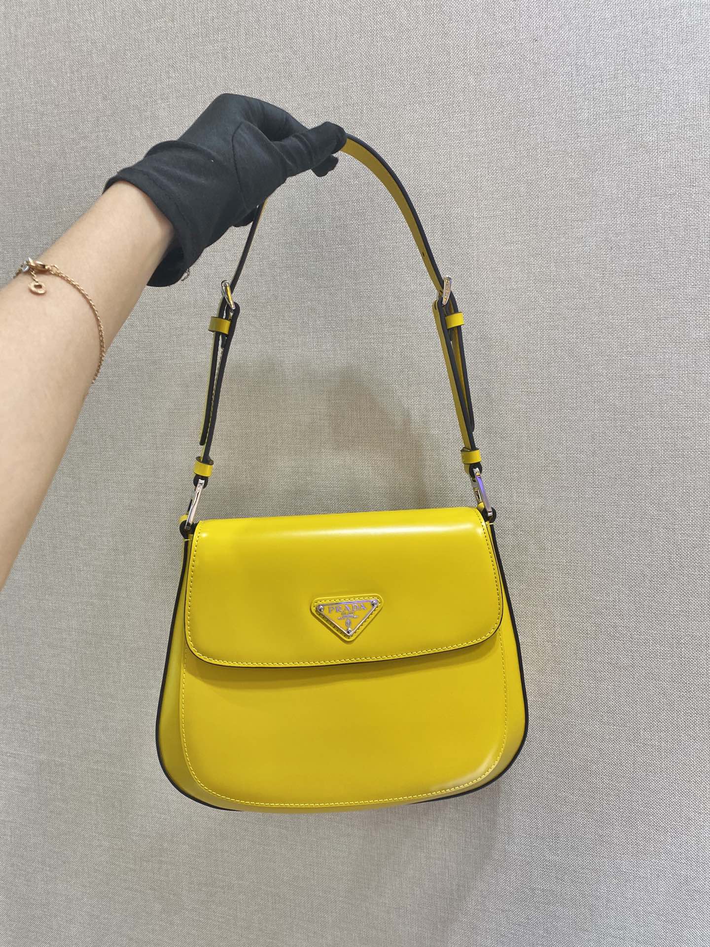 普P家-新款中古 Cleo腋下包 大號 黃色