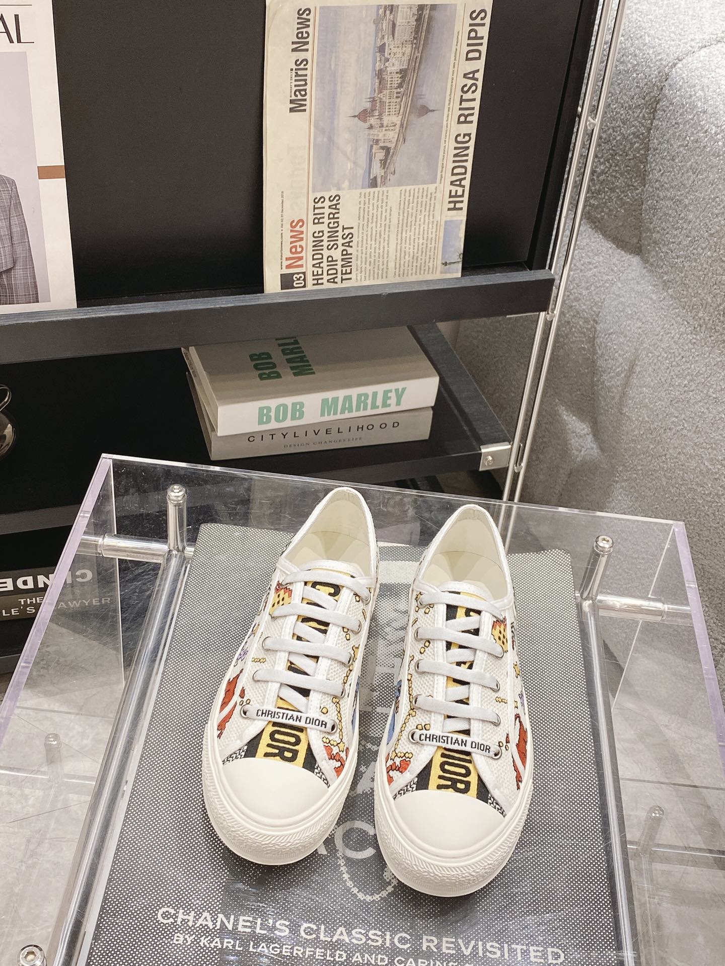 迪D家-帆布系列 平底休閒鞋 踩跟刺繡款