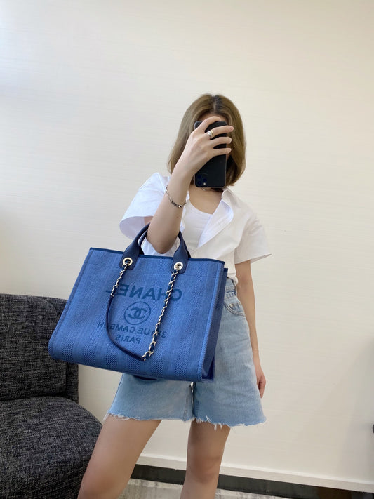 Chanel 大號深藍條紋沙灘包