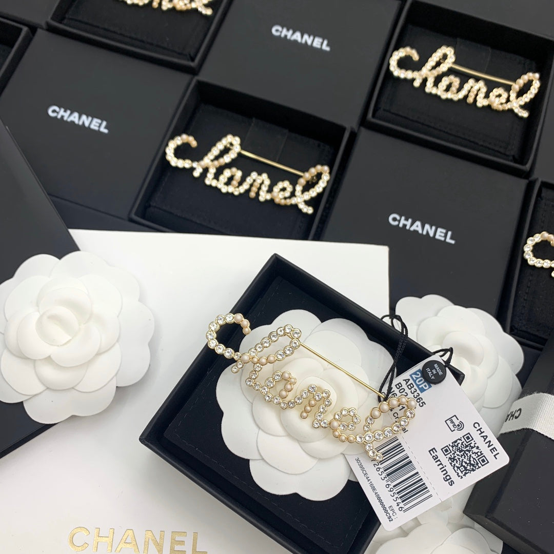 Chanel 胸針
