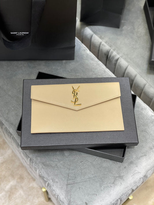 YSL ptown_新品手拿包-杏色魚子醬皮金釦