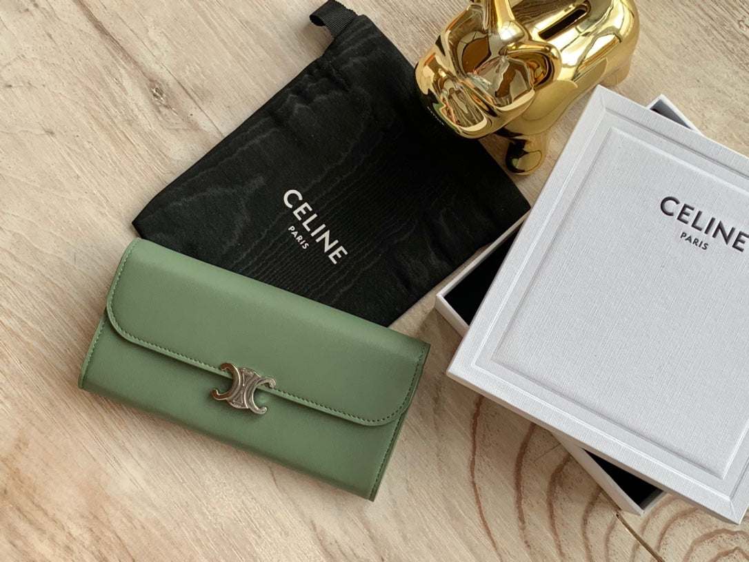 Celine TRIOMPHE 大號亮澤光滑羊皮革翻蓋長夾