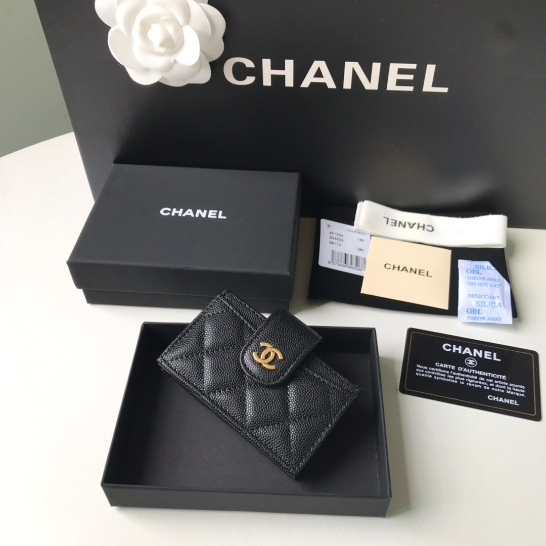 Chanel 多隔層風琴式卡包