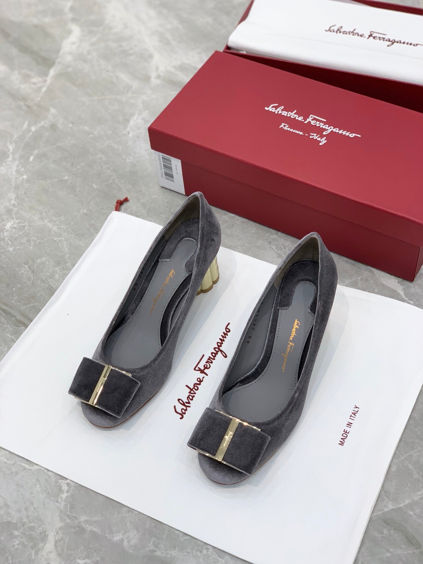 Salvatore Ferragamo鞋-菲拉格慕 VARA大蝴蝶結 絲絨面 金梅花跟 高跟鞋