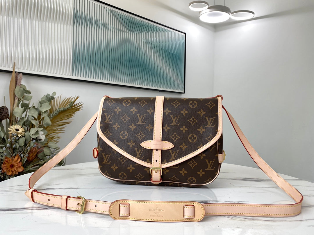 LV M40710 中古系列，SAUMUR 中號手袋
