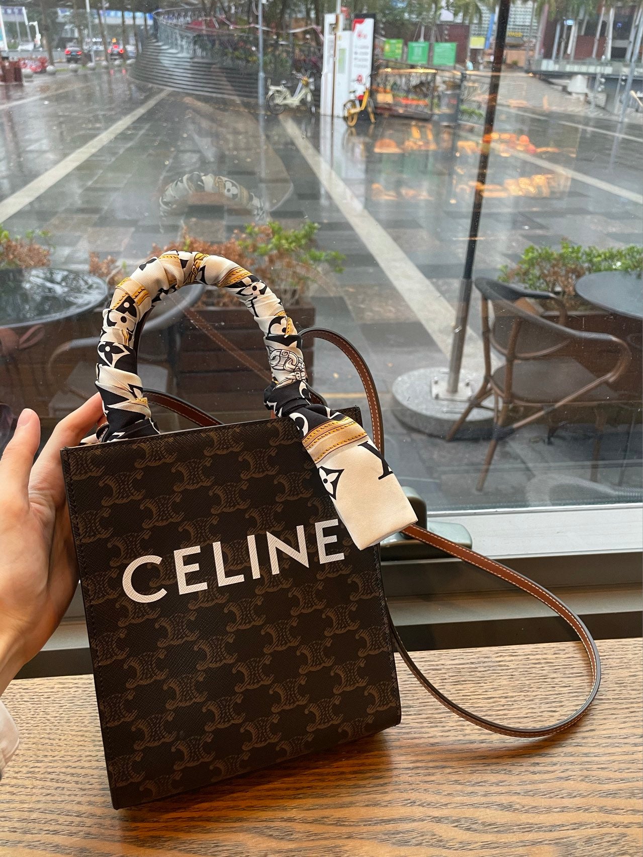 熱銷款 Celine Mini Cabas 棕色老花