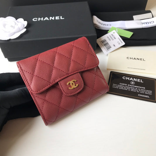 Chanel 三折短夾-紅色球紋皮金釦