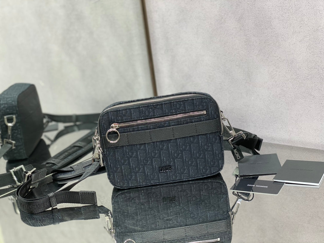 Dior 經典相機包-22*15*5cm