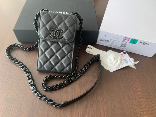 Chanel 手機包-黑色球紋牛皮-黑扣