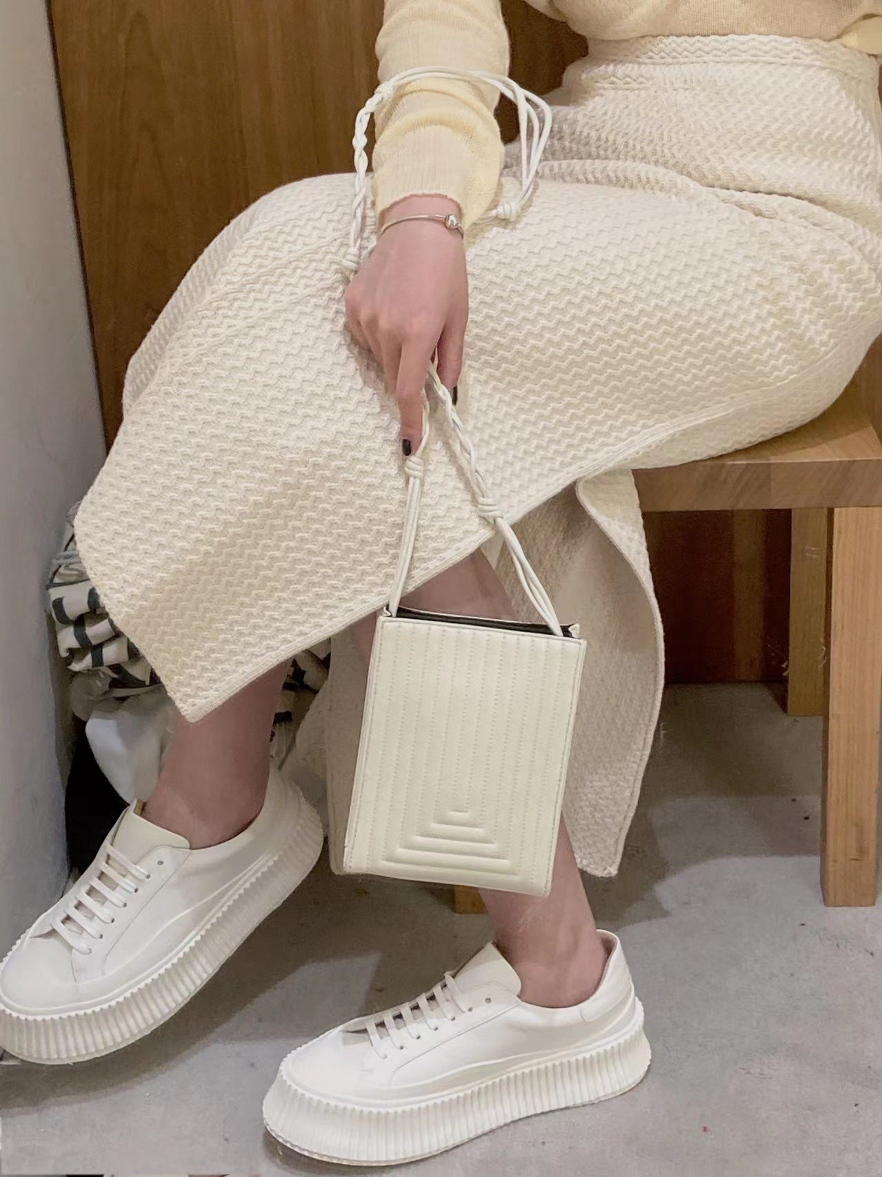 JIL SANDER-經典小牛皮餅乾鞋 上身圖