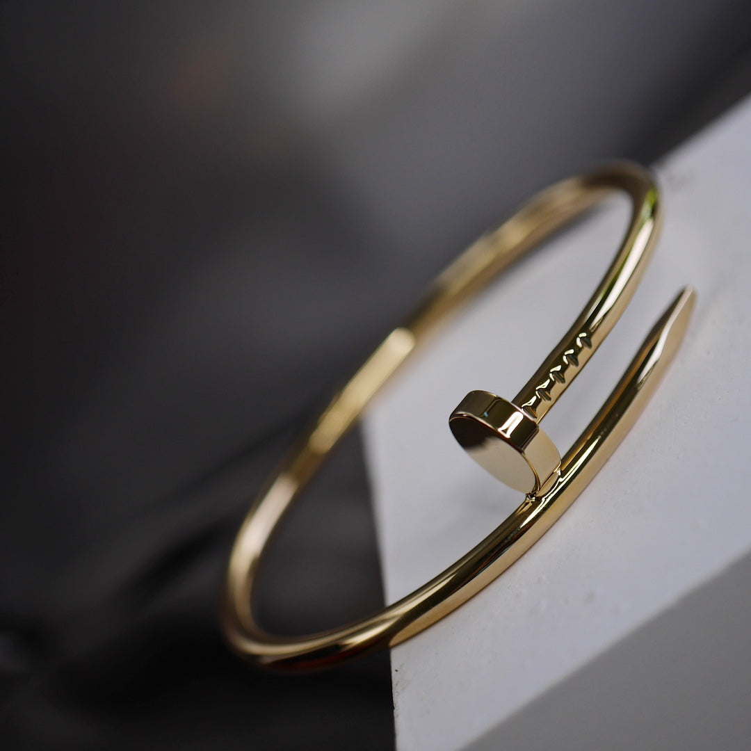 Cartier 釘子粗版手鐲