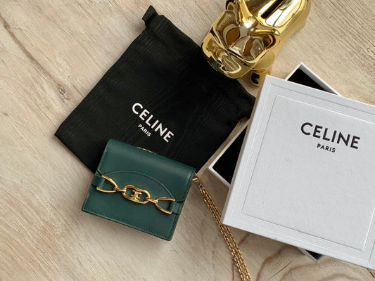 Celine 亮澤牛皮革鏈條卡包