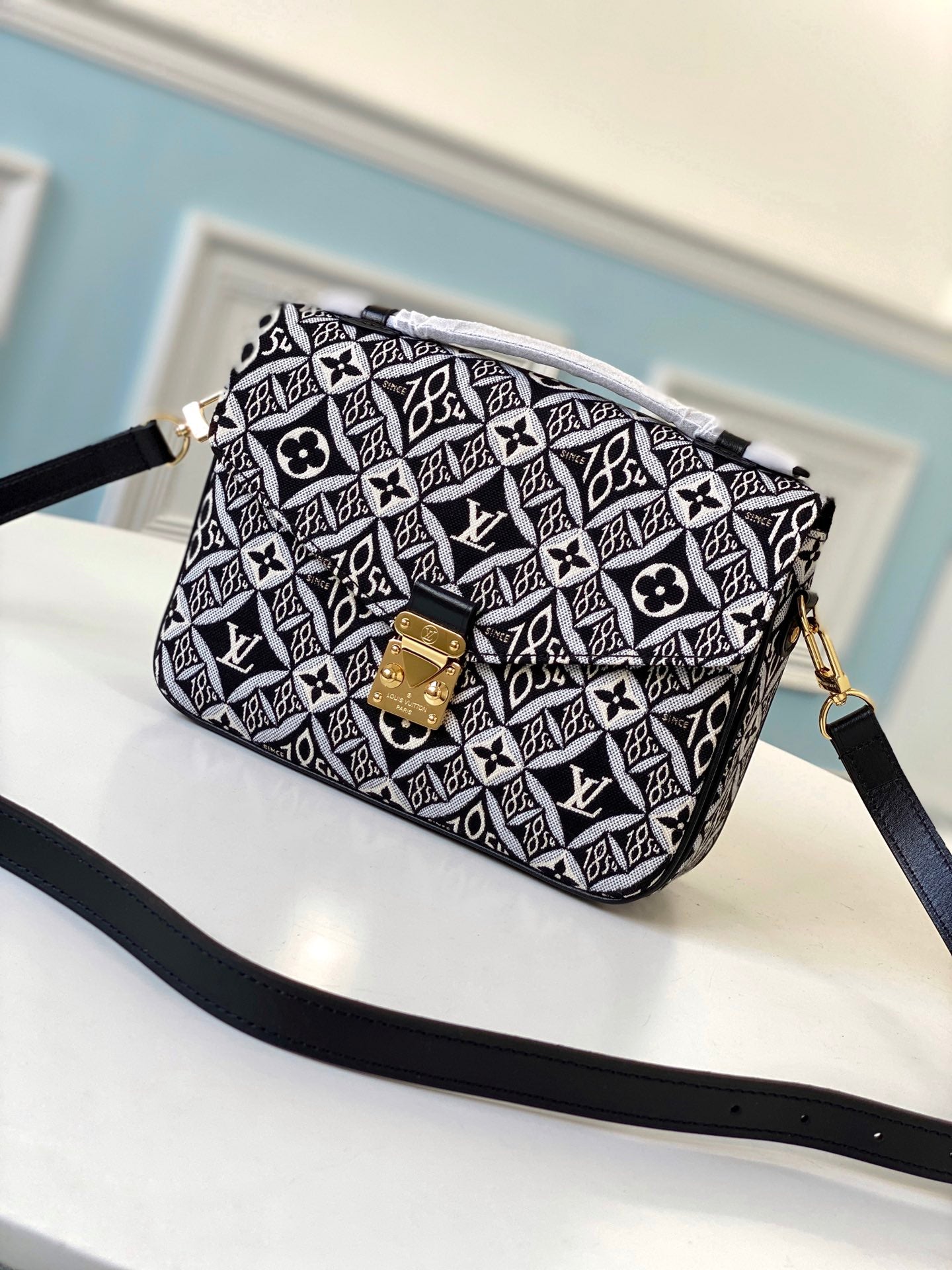 M57272 路L家-2020 冬季 Pochette Métis 郵差包
