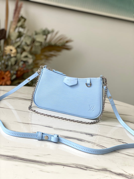 LV M80480 天藍色 Easy Pouch On Strap 手袋